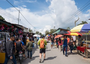 Kuching Day Tour – Serikin Border Weekend Market